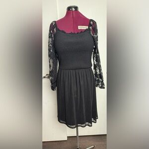 Elegant Black Lace Sleeve Dress